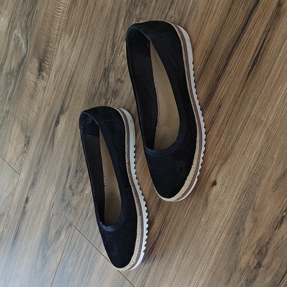 Like new Clark's suede espadrille flats - Picture 3 of 6